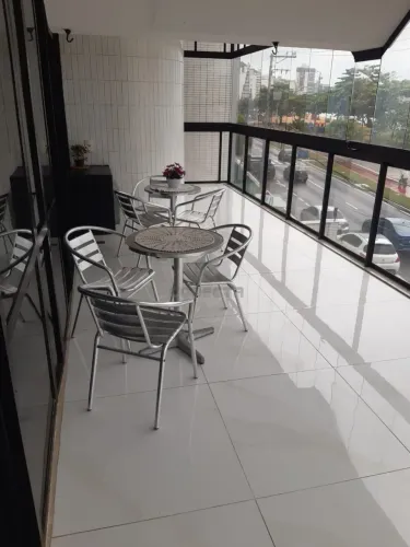 Apartamento mobiliado frente mar 340m², 4 quartos, 5 banheiros na Praia da Costa