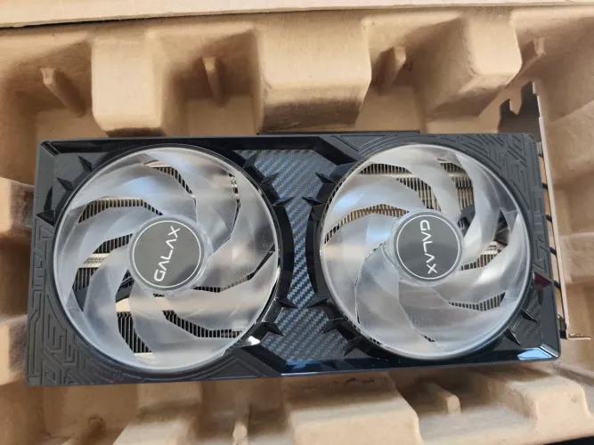Placa de vídeo RTX 5060 8GB Galax