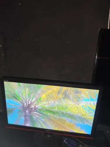 Estou vendendo 2 monitores pelo valor de 400 os dois juntos