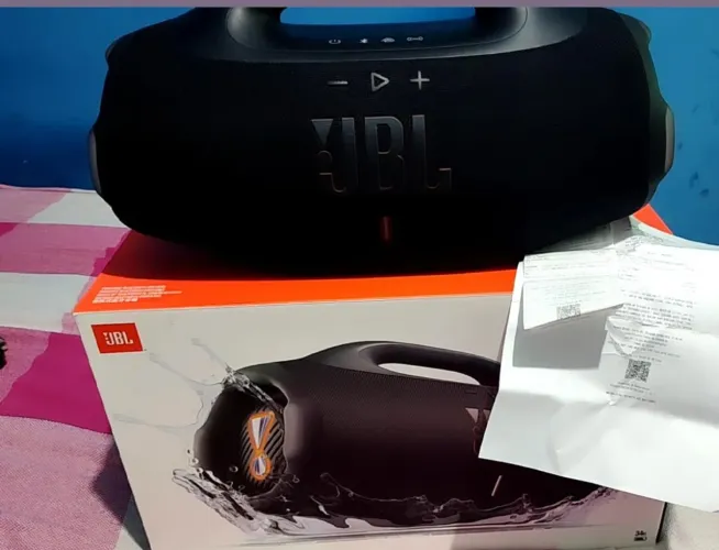Vende-se está caixa de som JBL BOOMBOX 4