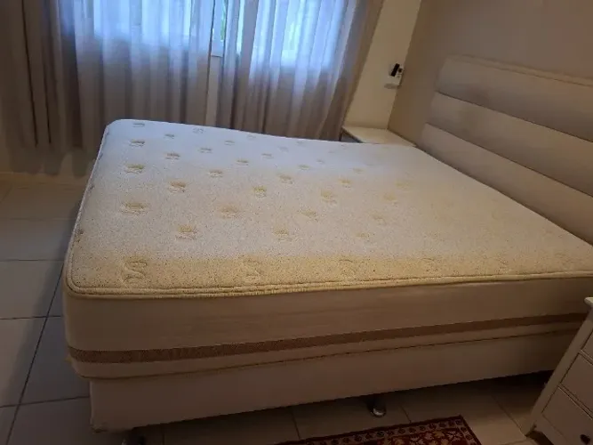 Cama Box Queem
