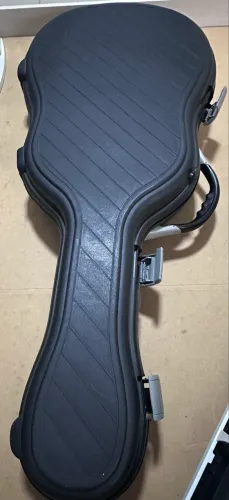 Case rígido para violão 