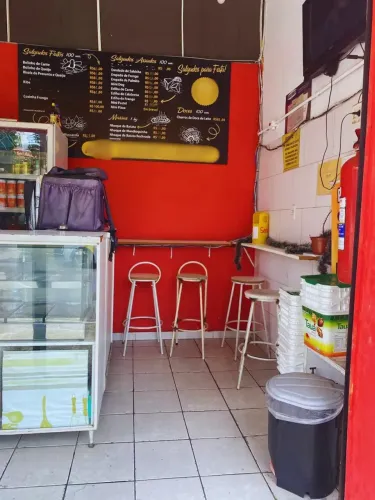Loja de salgados de esquina na região da Zona Norte. Ref; 2143