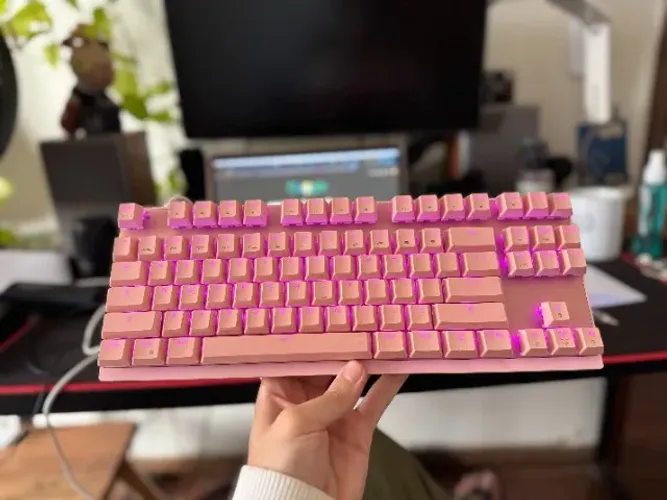 Teclado Mecânico Gamer Motospeed CK82 Rosa Switch Red QWERTY RGB Inglês US