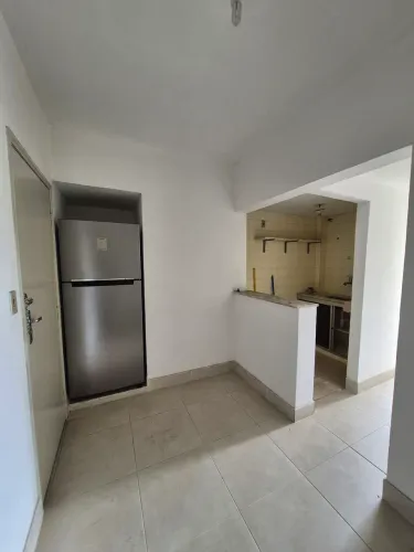 Apartamento 1 quarto para locação quadra do mar
