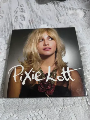 Pixie Lott box 