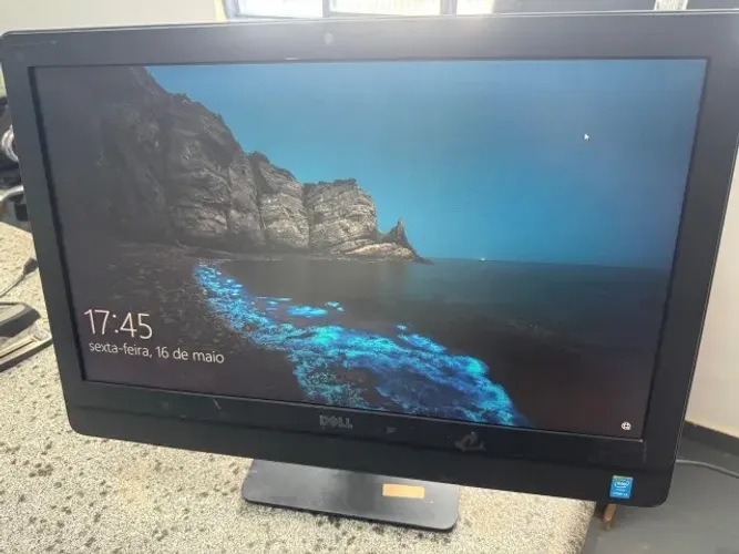 Computador All-in-One Dell Inspiron 23 - Core i3, 12 GB RAM, SSD 240 GB, Tela 23" Full HD