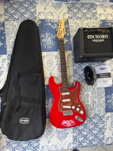 Guitarra semi nova vermelha + capa + amplificador