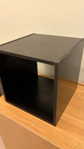 Nicho quadrado vazado preto