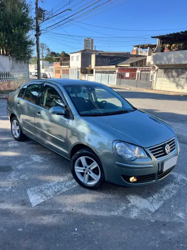 Volkswagen Polo Sed. Comfort. 1.6 MI Tot. Flex 8V 2011