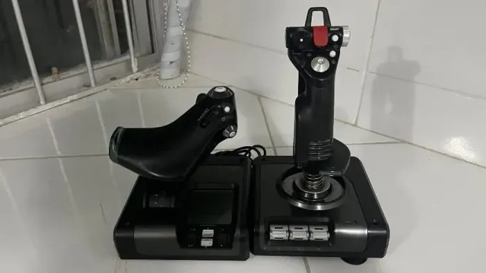 Saitek X52 Pro loghitech