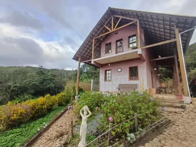 Vendo Casa com 217m2 no Condomínio Lago do Acuruí - Itabirito - MG