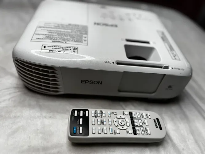 Vende se Projetor Epson W39
