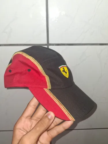 Boné da ferrari