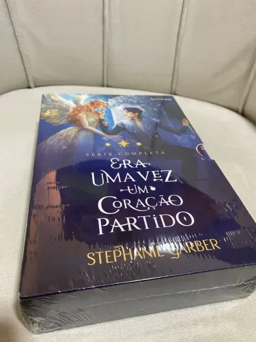 Box Série Completa: "Era Uma Vez um Coração Partido" - Stephanie Garber (Novo/Lacrado)