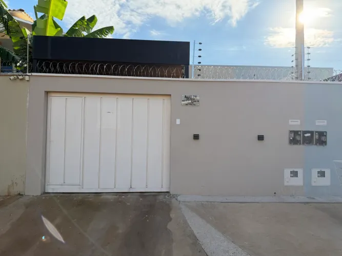 Alugo casa recém construída na 606 norte