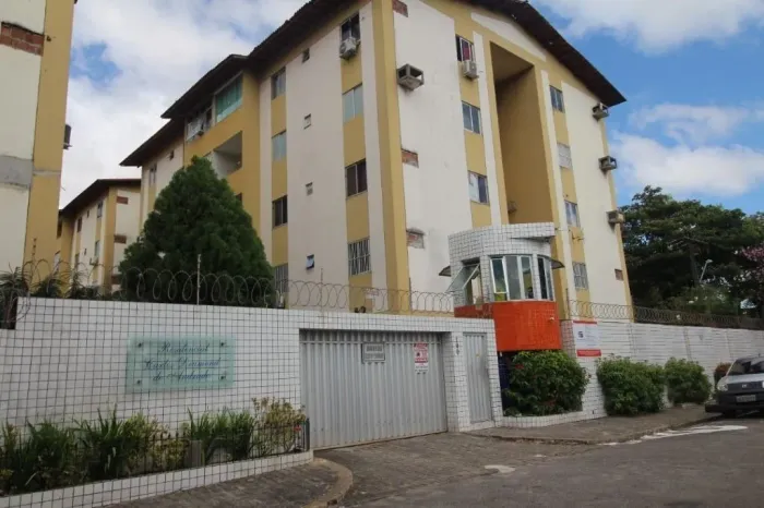 Apartamento à venda em Vila União, Fortaleza.