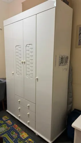 Vendo guarda roupa BB branco