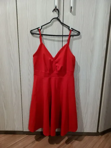 Vestido curto vermelho