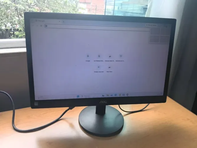 Monitor AOC 21,5" LED Full HD + Adaptador HDMI Incluso!