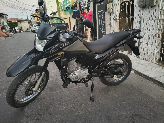 Bros 160 2022 ESDD. Apenas 33 mil km rodados!