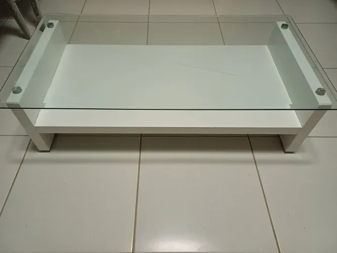 Mesa de Centro em Laca branca.