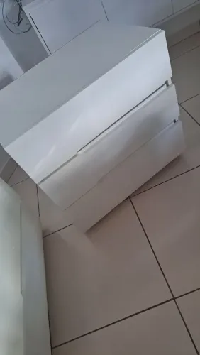 Mesinha de cabeceira 