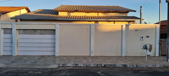 Casa 3 quartos sendo uma suíte