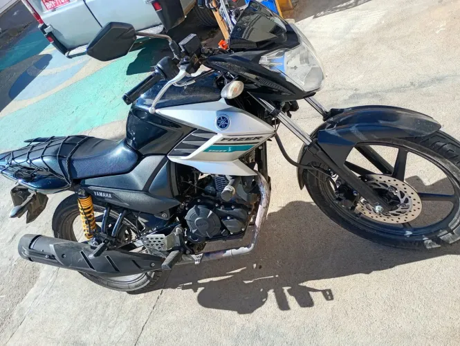 Fazer 150 conservada