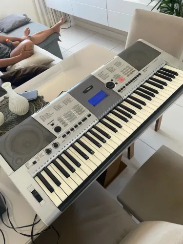 Teclado Yamaha PSRE 403