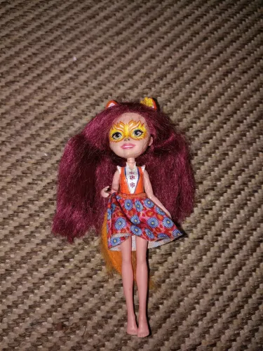 Boneca Enchantimals raposinha