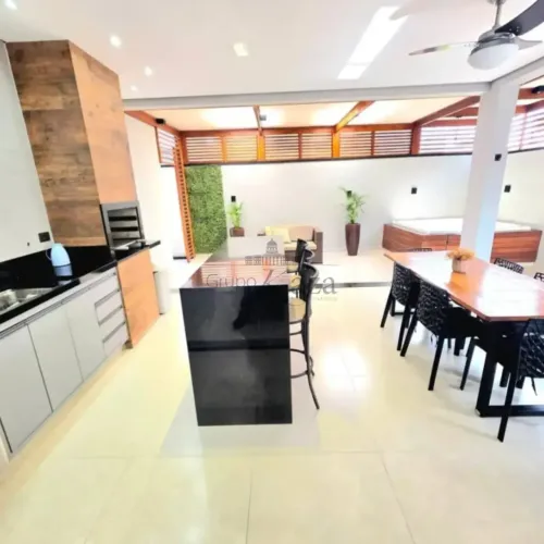 Oportunidade Casa em Condomínio à Venda Reserva Aruanã Loteamento Floresta 3 Suítes 190m²