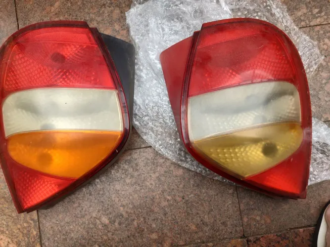 02 lanterna traseira Palio G2