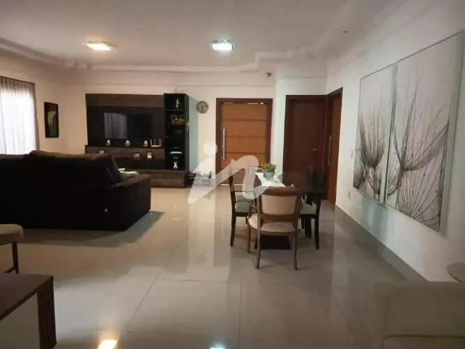 Casa Mobiliada para Aluguel no Bairro Jardim Karaíba  3 Suítes, 4 Vagas (Uberlândia/MG)