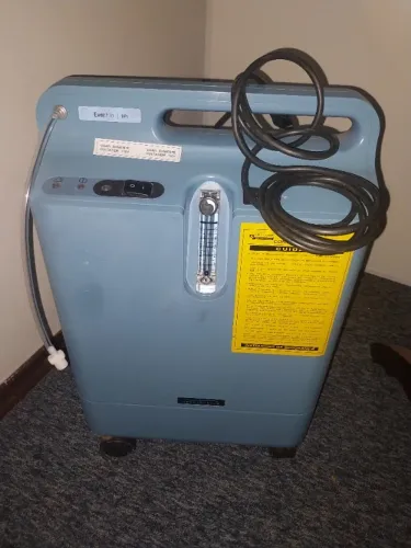 Concentrador de Oxigênio Estacionário Philips Respironics EverFlo.