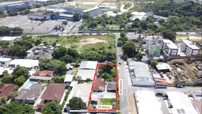 Terreno no Pq das Laranjeiras. Próximo à faculdade Nilton Lins