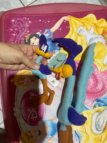 2 Bonecos de tecido personagem papa léguas conforme fotos