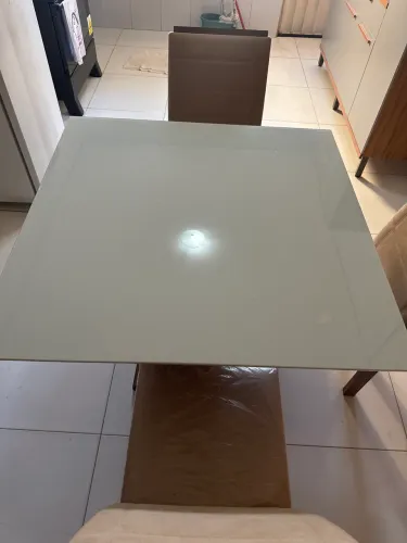 Vendo mesa 4 cadeira