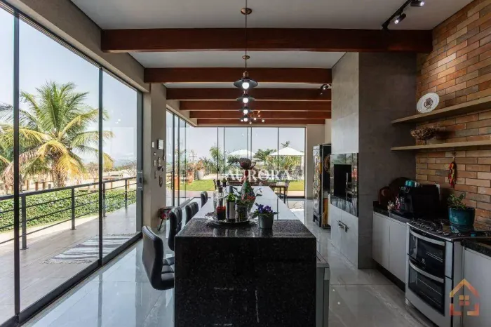 Casa em alto padrão Condomínio Porto das Águas, com 3 suítes à venda, 283 m² por R$ 2.850.