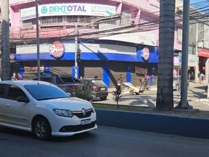Ponto comercial/Loja/Box para aluguel tem 210 metros quadrados