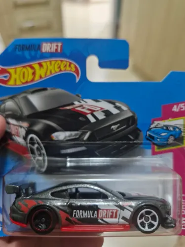 HOT WHEELS CUSTOM ?18 FORD MUSTANG GT - LACRADO ORIGINAL MATTEL
