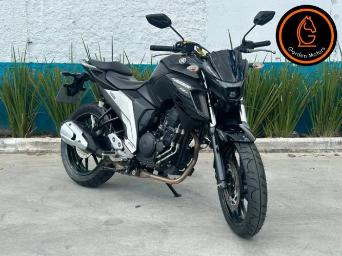 FZ25 Fazer 250 - Troco e Financio