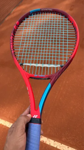 Raquete YONEX VCORE 100