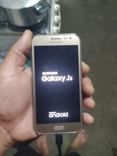 Celular j2