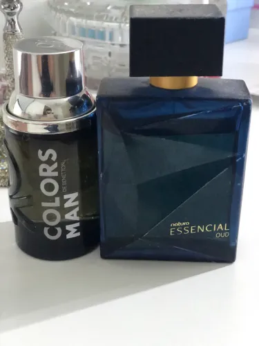 Vendo perfumes natura essencial oud e Benetton colors man 