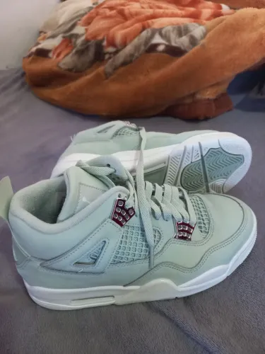 Air Jordan 4 Retrô Seafoam Verde