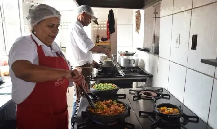 Vaga para auxiliar de cozinha