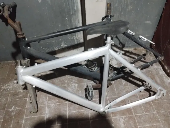 Quadro de bicicleta de alumínio