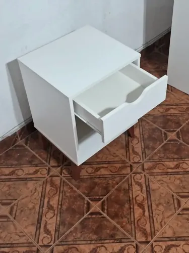 MESA DE CABECEIRA 1 GAVETA COM NICHO LIN