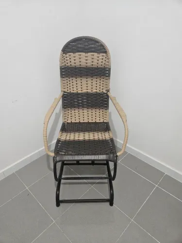 Cadeira de balanço envergada